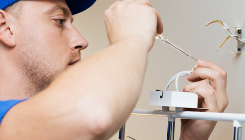 The Top Benefits of Hiring an Electrician in West Auckland