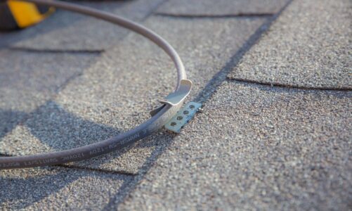 Cost vs. Long-Term Savings: Is Roof Heat Cable Service Worth the Investment?